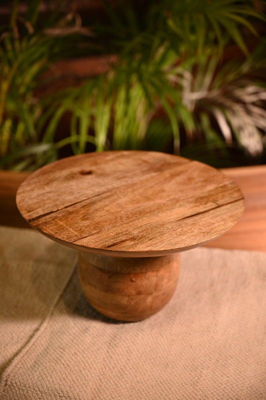 The Pedestal Cake Table (Round)