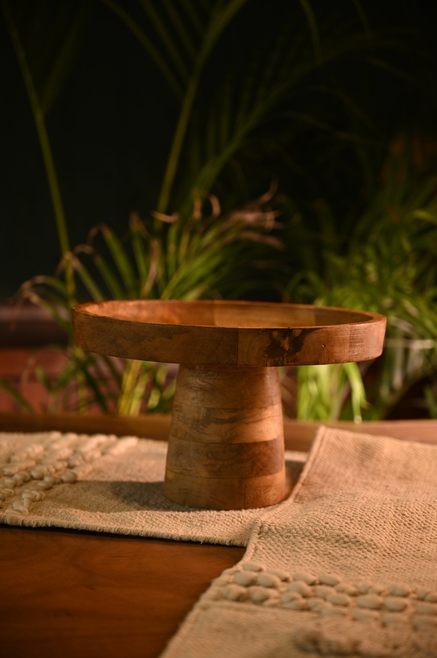 The Pedestal Tray Table