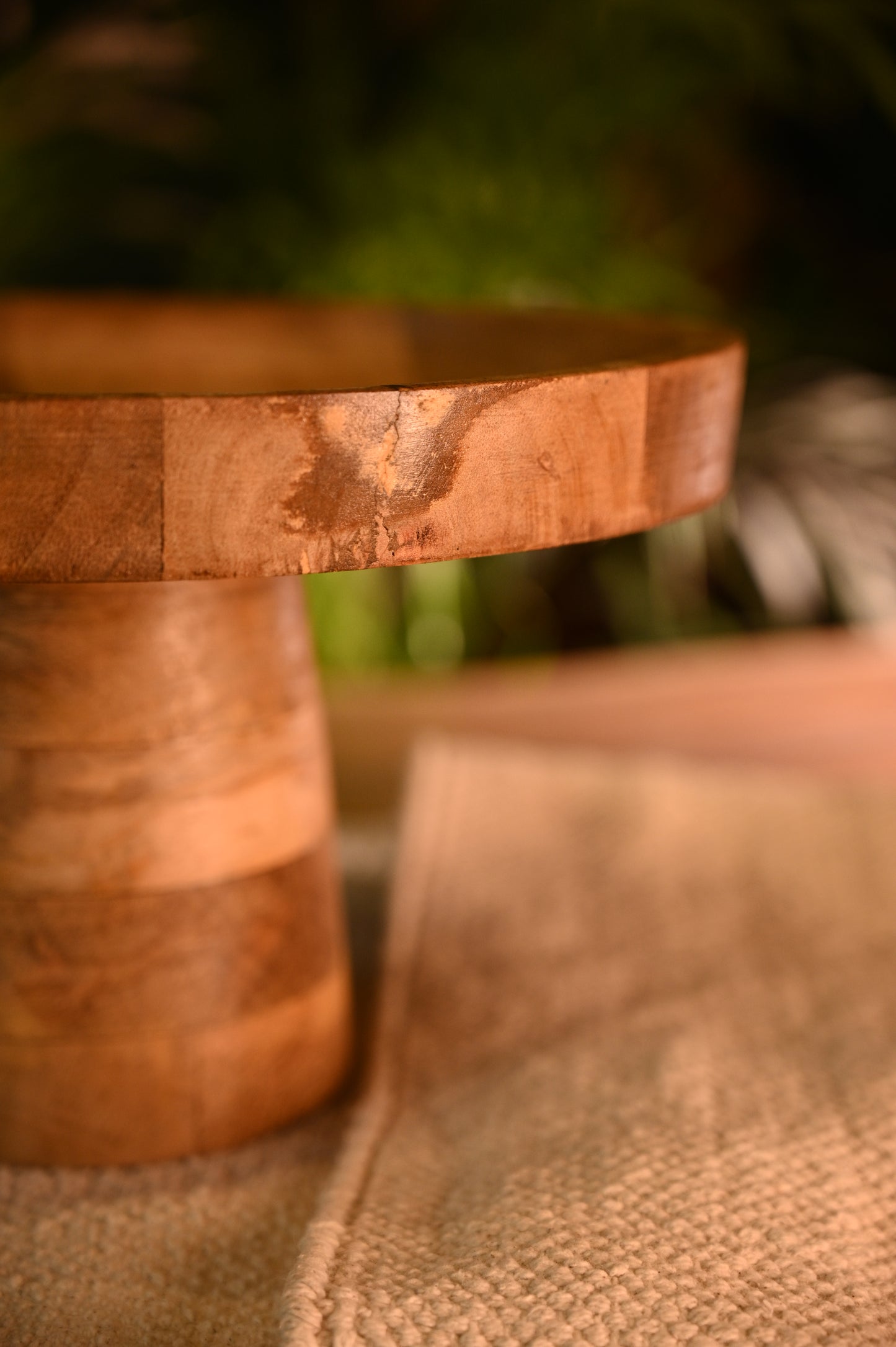 The Pedestal Tray Table